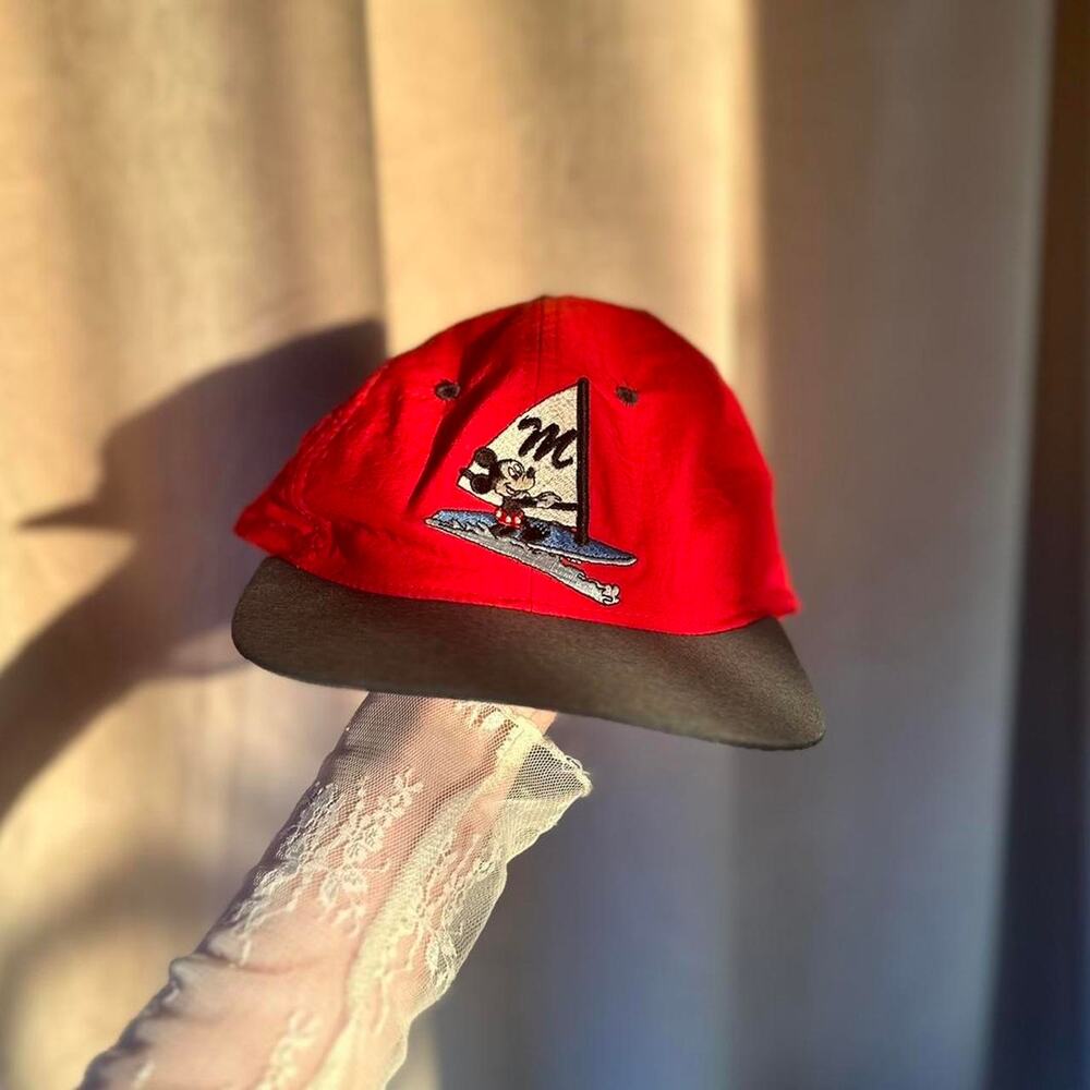 Vintage 90s mickey mouse surfer hat